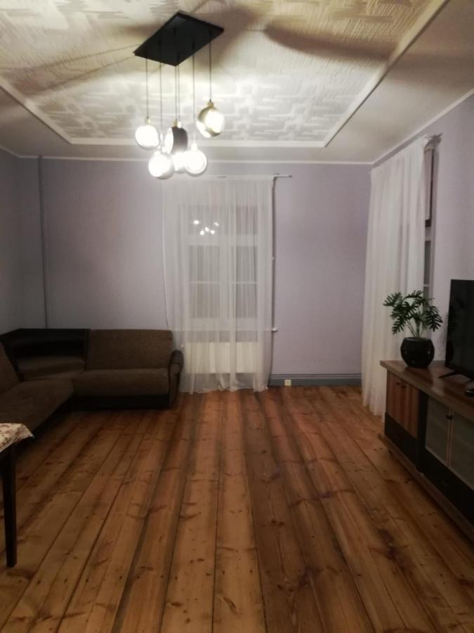 Pils Ielas Apartamenti Kandava Exterior photo